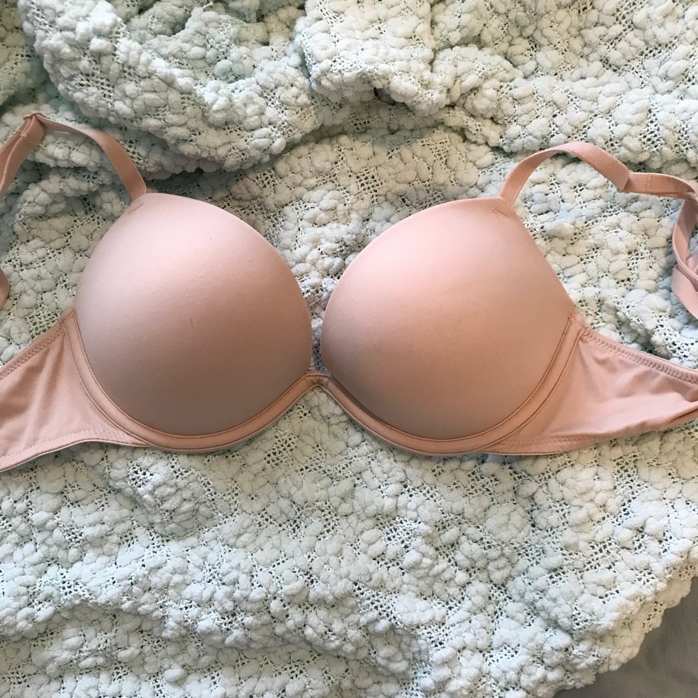 32 C VS Pink Push up bra